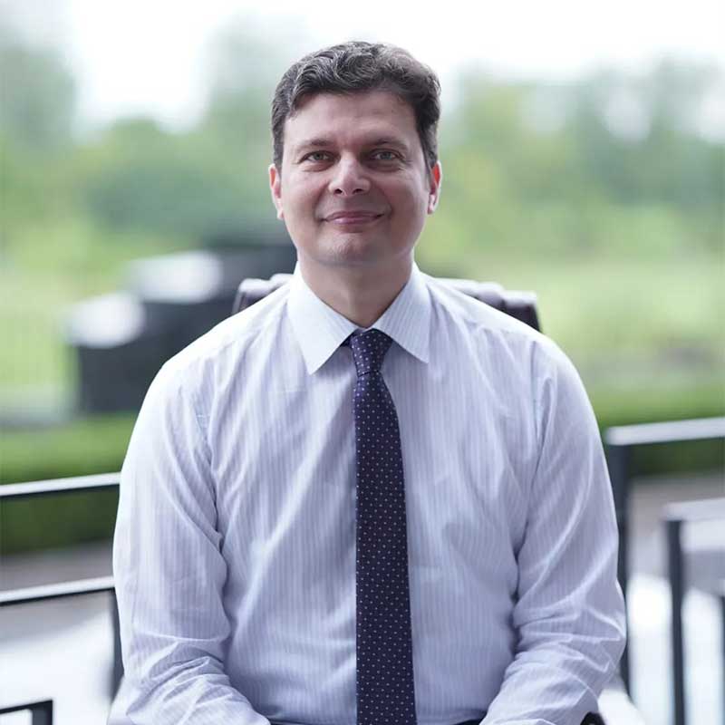 Dr. Sheraz Raza, Cosmetic Surgeon at MD Health Center, Lahore